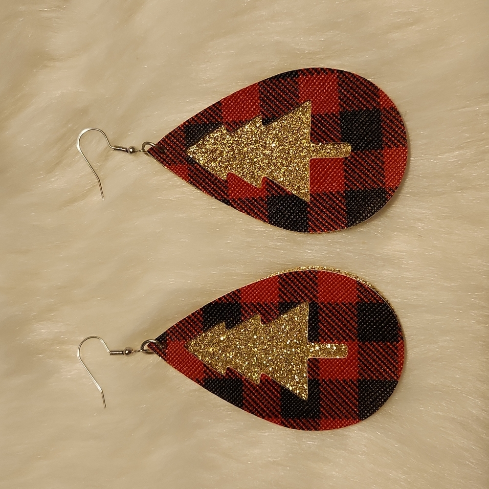 NWT Layered Christmas Tree Earrings